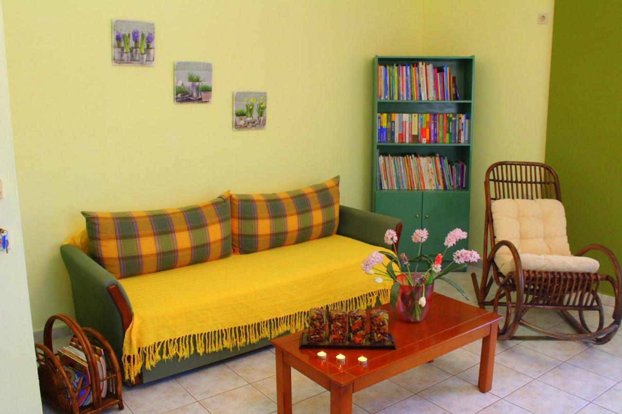 Tzaneria Apartments Skiathos Kanapitsa  エクステリア 写真