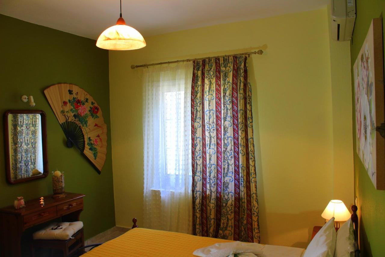 Tzaneria Apartments Skiathos Kanapitsa  エクステリア 写真