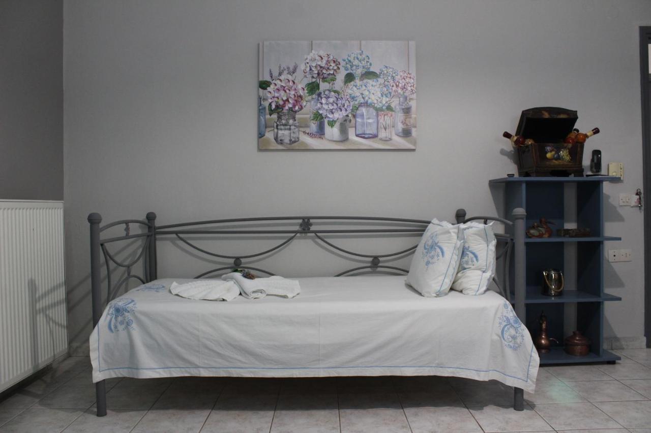 Tzaneria Apartments Skiathos Kanapitsa  エクステリア 写真