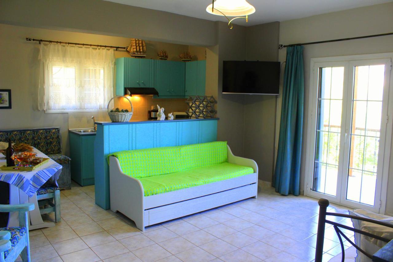 Tzaneria Apartments Skiathos Kanapitsa  エクステリア 写真