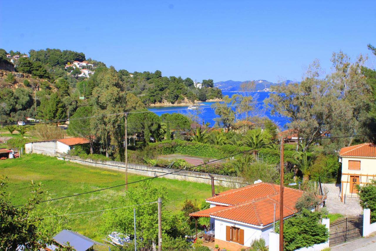 Tzaneria Apartments Skiathos Kanapitsa  エクステリア 写真