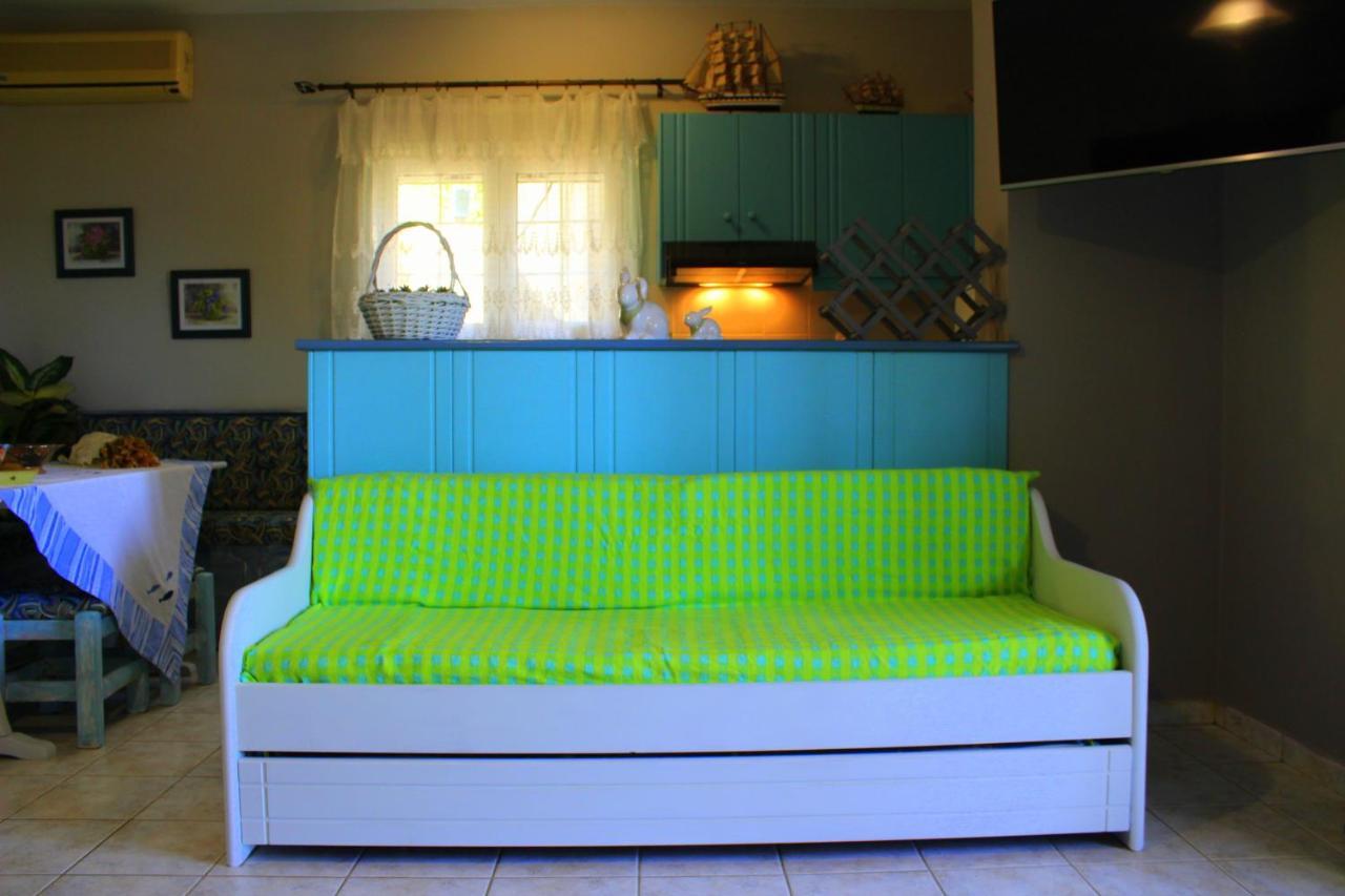 Tzaneria Apartments Skiathos Kanapitsa  エクステリア 写真