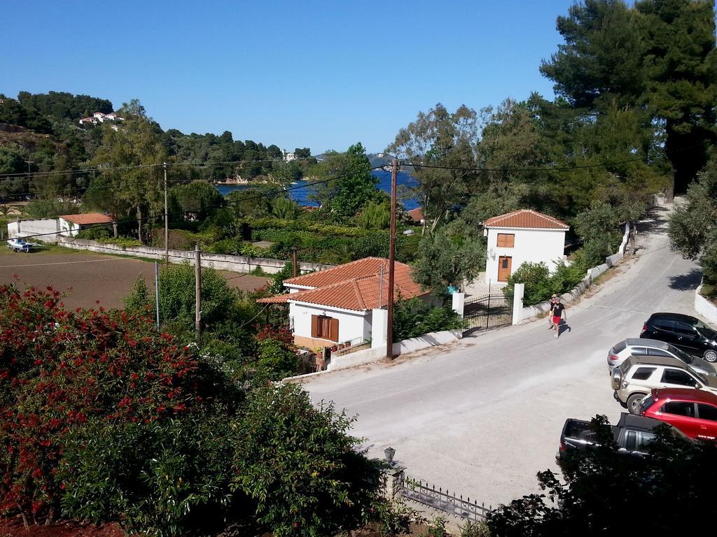 Tzaneria Apartments Skiathos Kanapitsa  エクステリア 写真