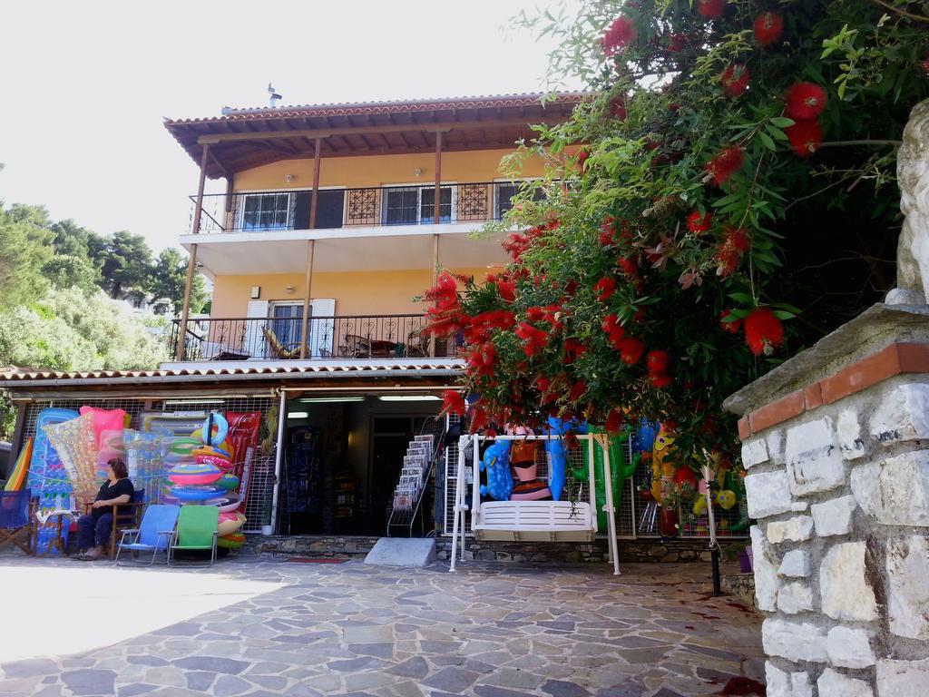 Tzaneria Apartments Skiathos Kanapitsa  エクステリア 写真