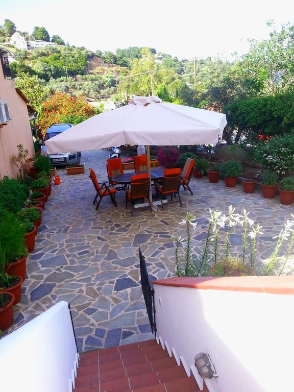 Tzaneria Apartments Skiathos Kanapitsa  エクステリア 写真